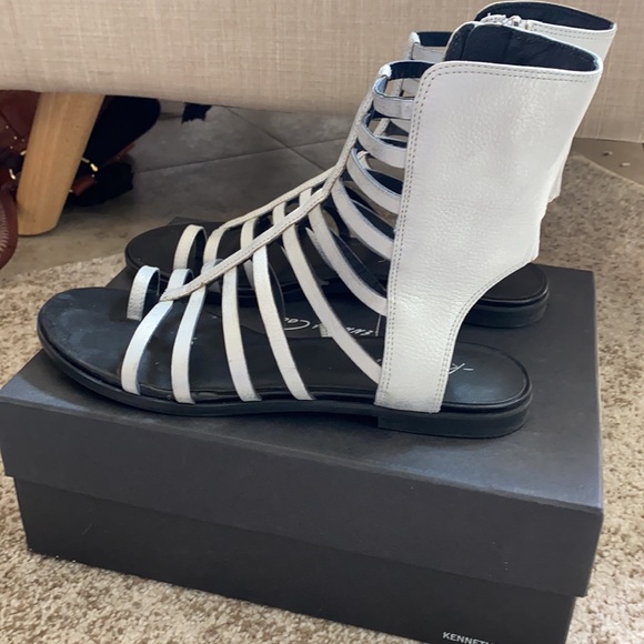 KENNETH COLE Gladiator Sandal - Picture 3 of 6